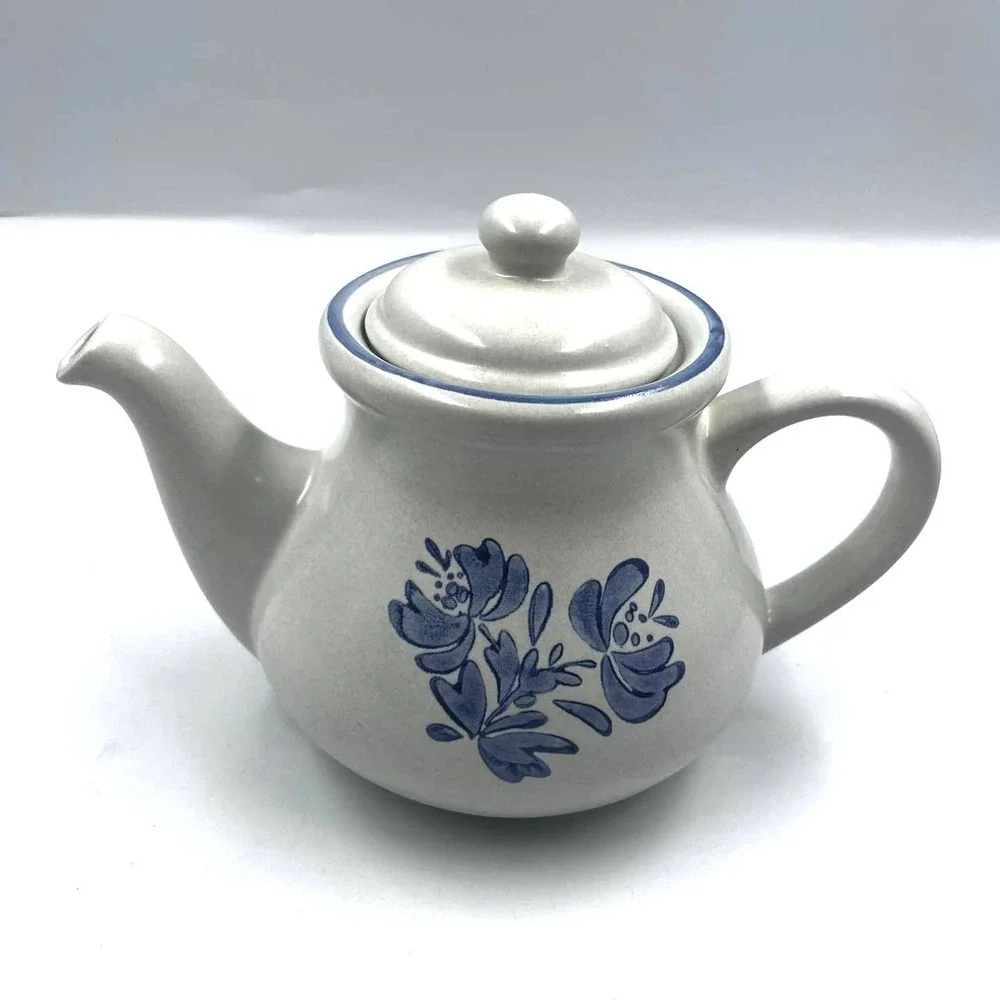 Pfaltzgraff Yorktowne Teapot Coffee Pot Stoneware 5 Cup W Lid 7-550 Floral